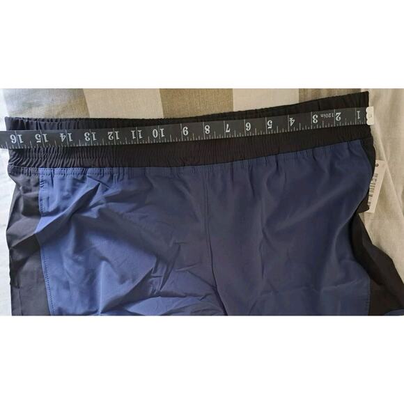 Amazon Essentials Women's 4" Stretch Woven Running Short Size M - Picture 6 of 9